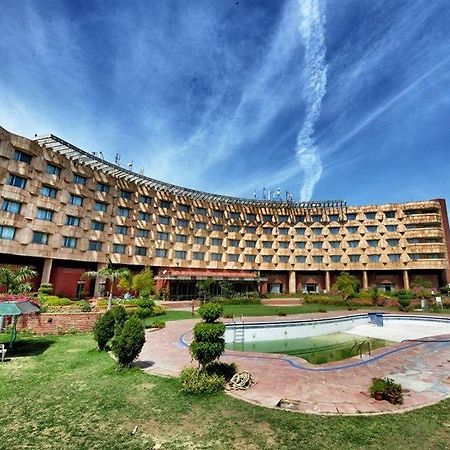 Centaur Hotel New Delhi Exterior photo