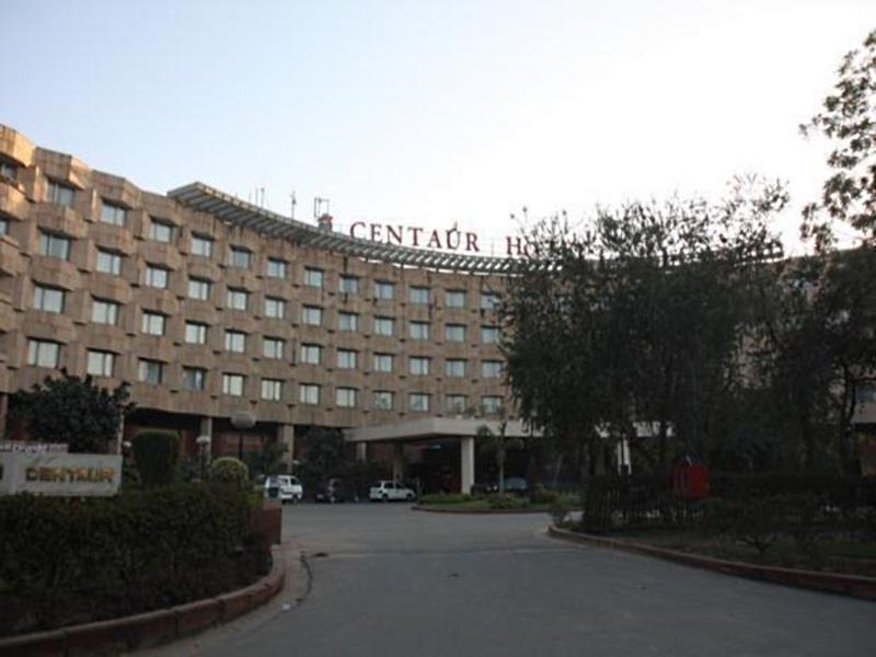 Centaur Hotel New Delhi Exterior photo