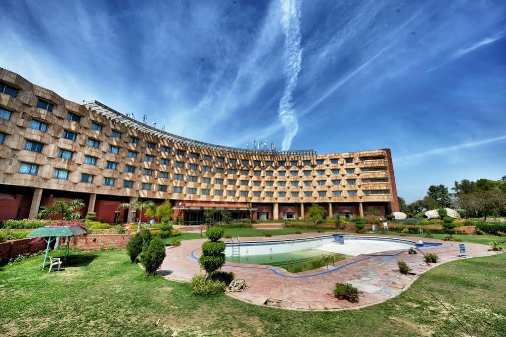 Centaur Hotel New Delhi Exterior photo